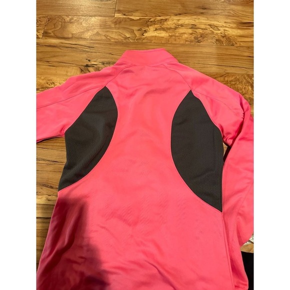 Under Armour Fitness Ridge Resort women's tops  Size Medium - Picture 11 of 11